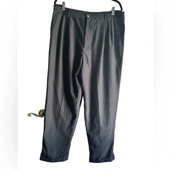 Greg Norman black, pleated golf slacks with a cuff. Size 38x30 - Picture 6 of 7
